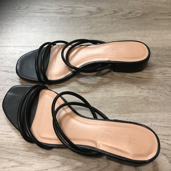 Cushionaire Nora Strappy Block Heel Sandal Size 9 - Picture 2 of 4